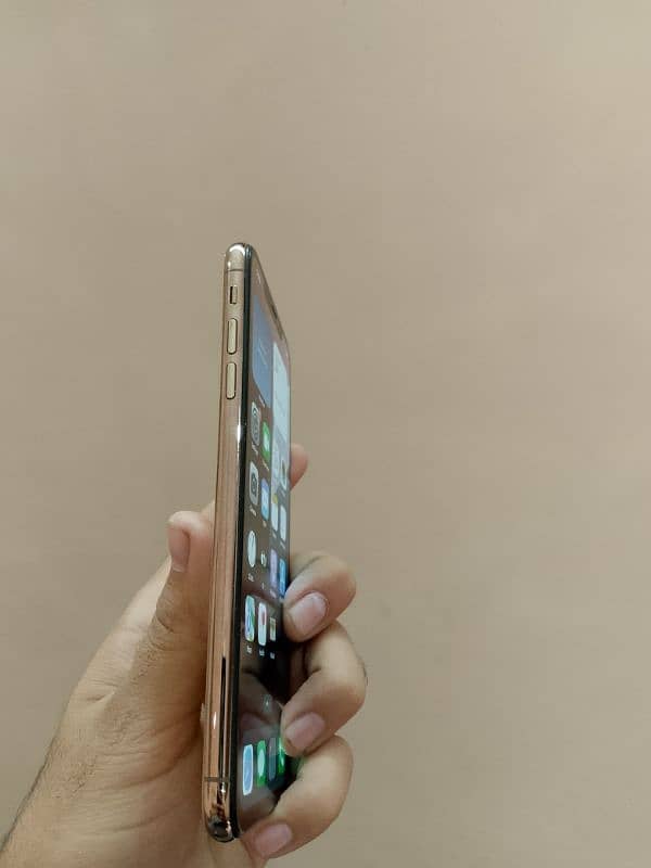 iPhone xs max pta approved 256gb urgent sale 5