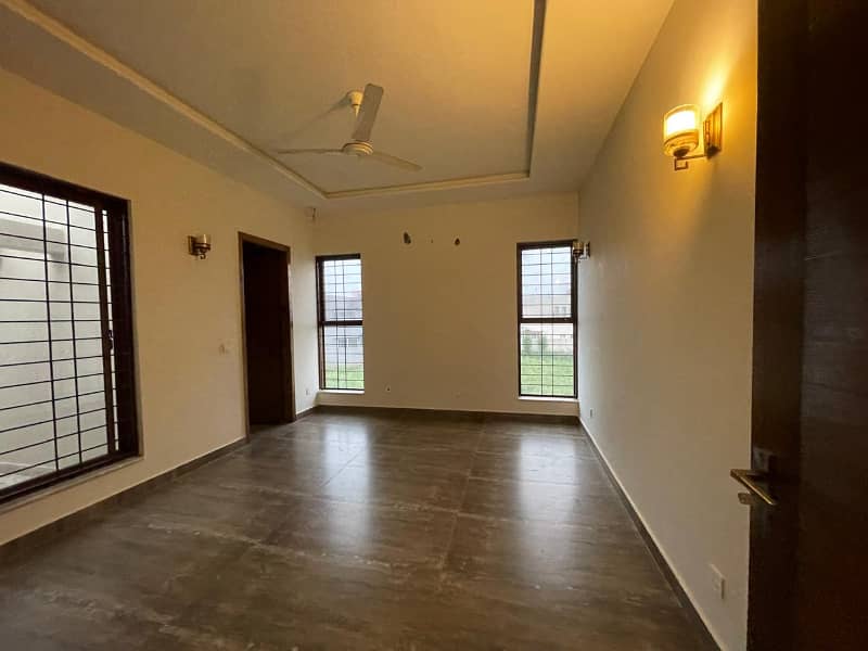 1 Kanal Remarkable Lower Portion On Top Location For Rent in DHA Phase 5 Lahore 4