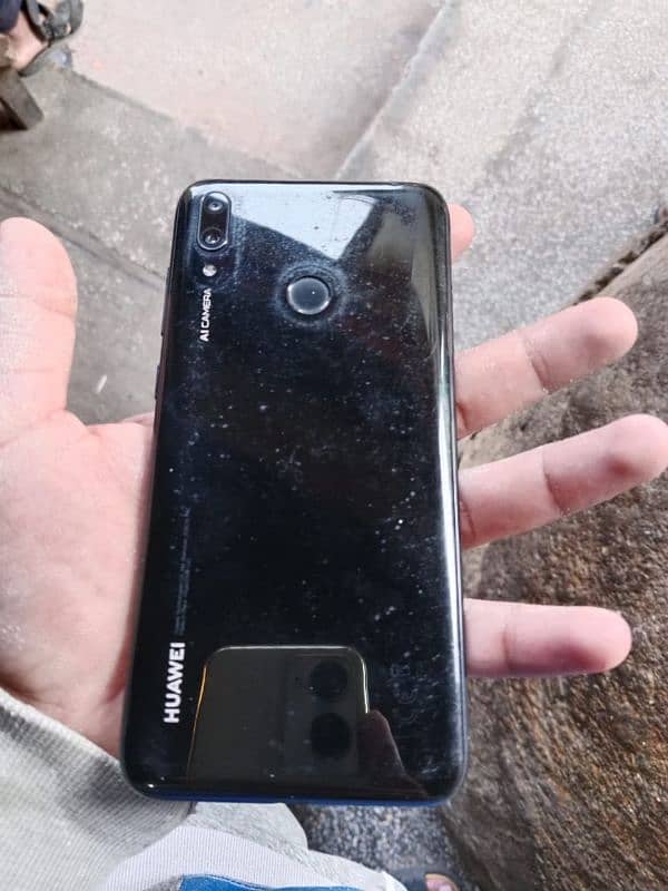 Huawei Y7 Prime 13500. cal 03217806817 5