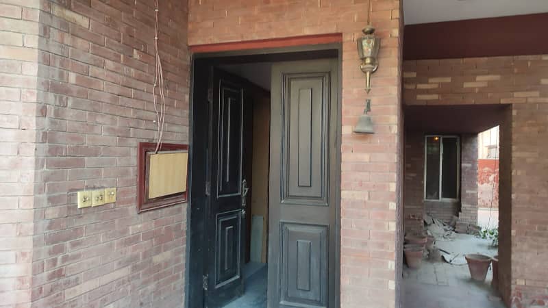 Out Of Market Option - 10 Marla Bungalow On Top Location For Sale In DHA Phase 1 Lahore 5