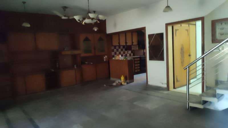 Out Of Market Option - 10 Marla Bungalow On Top Location For Sale In DHA Phase 1 Lahore 7