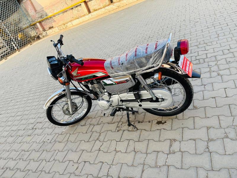 Honda 125s specail edition 2023 model 2