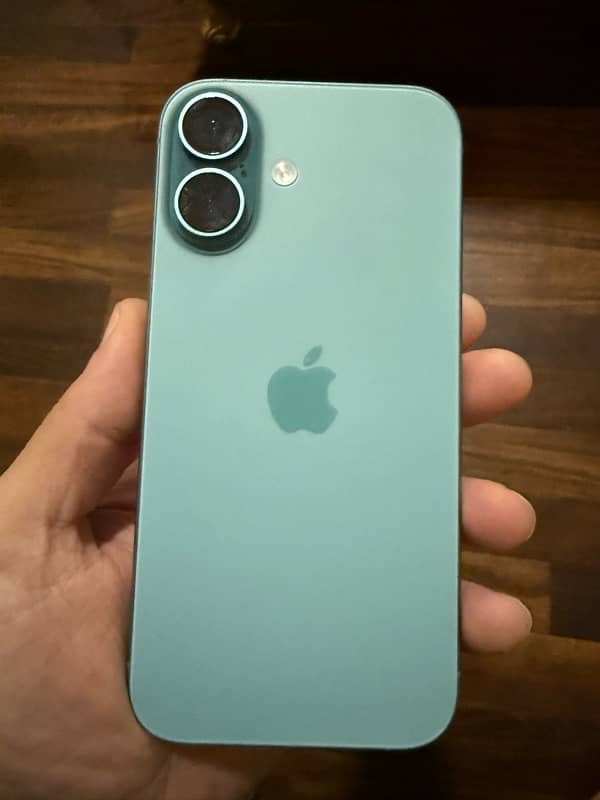 iphone 16 128 Gb TEAL color 1