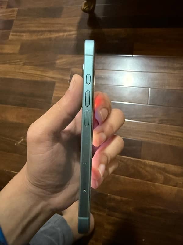 iphone 16 128 Gb TEAL color 3