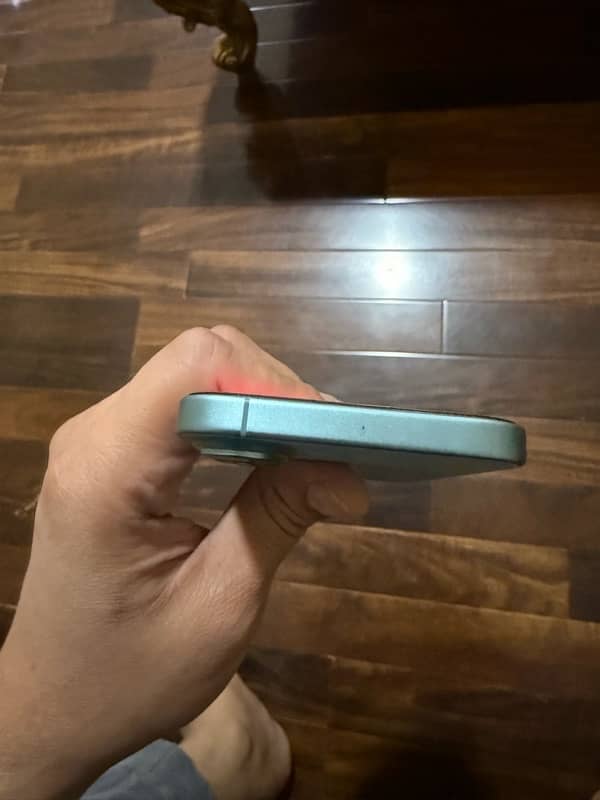 iphone 16 128 Gb TEAL color 4