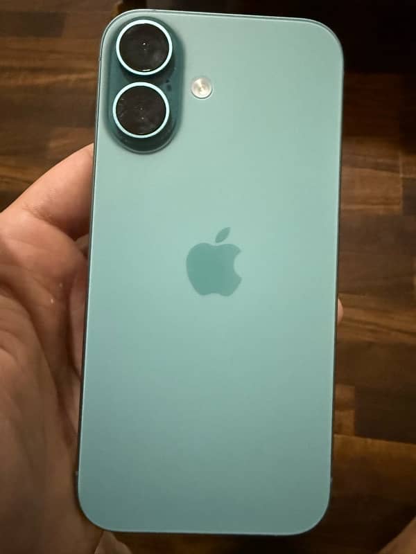 iphone 16 128 Gb TEAL color 6