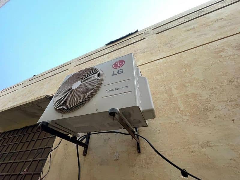 split ac LG well condition 3