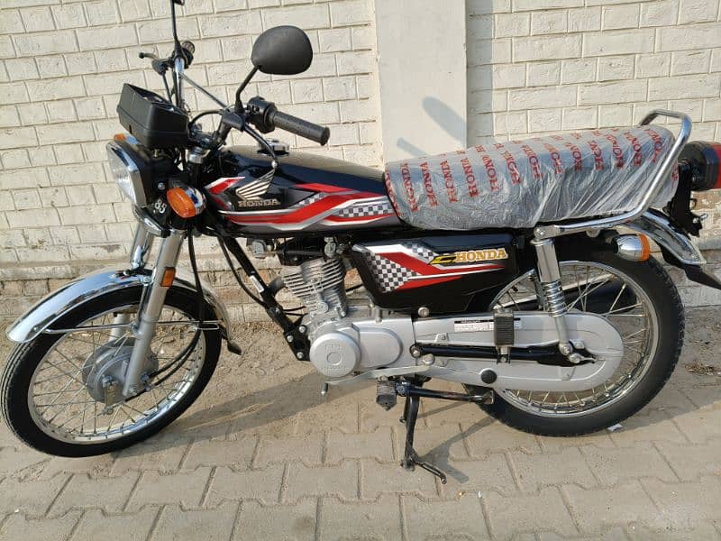 Honda CG 125 23/24 Lush Zero Condition 0