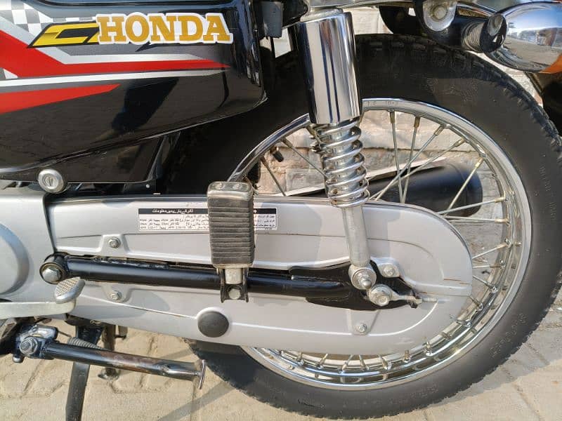 Honda CG 125 23/24 Lush Zero Condition 3