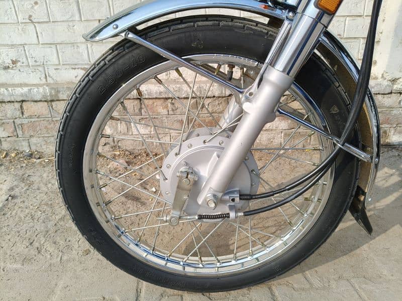 Honda CG 125 23/24 Lush Zero Condition 10