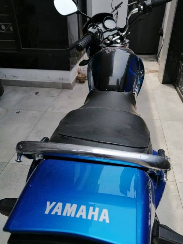 Yamaha YBR 125 4