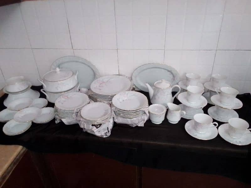 Dinner set imported (10 persons complete set 10/10) 0