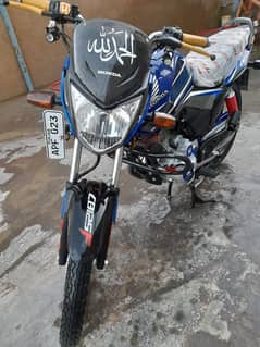 CB125F