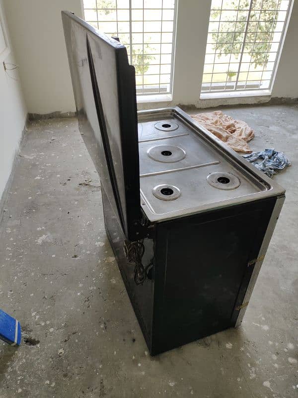 cooking range in good condition 1