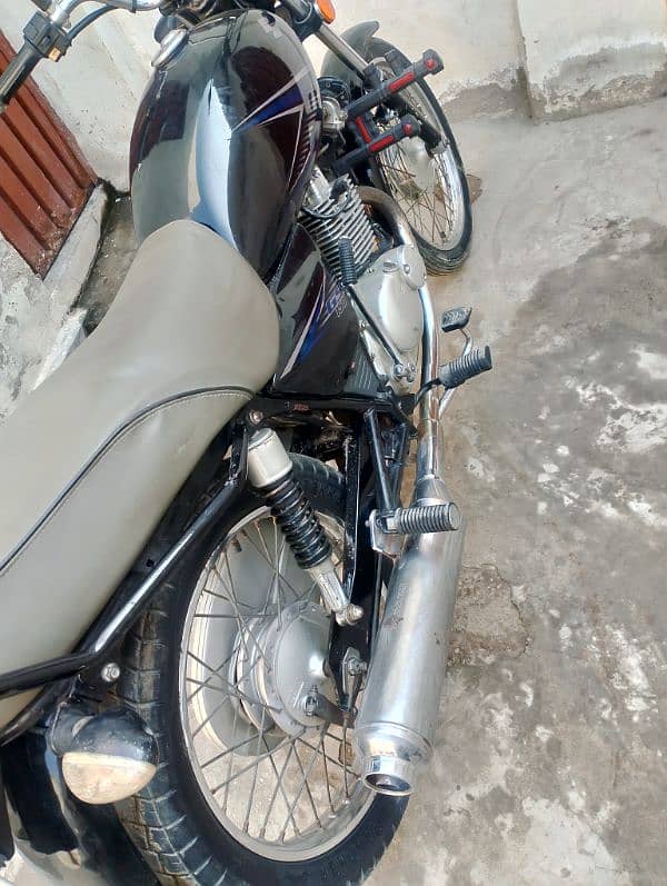 Suzuki Gs150 2015 model 12