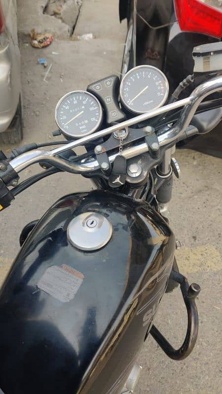 Suzuki GS150 1