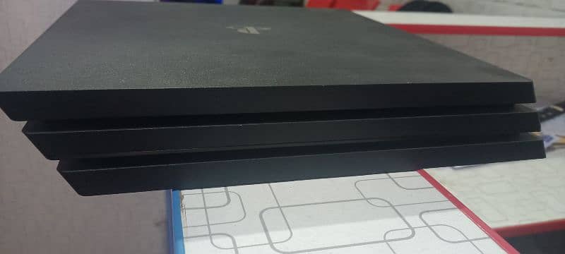 PS4 PRO 1