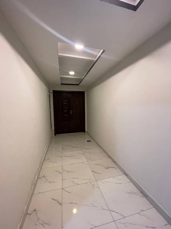 Unfurnished studio apartment available for rent 2