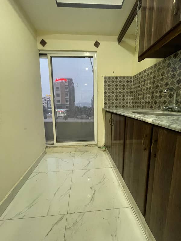 Unfurnished studio apartment available for rent 6