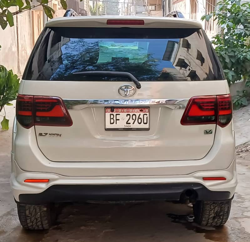 Toyota Fortuner V 2013 / 4X4 / Mileage 88676 KMs 1