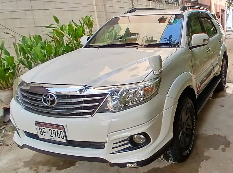 Toyota Fortuner V 2013 / 4X4 / Mileage 88676 KMs 2