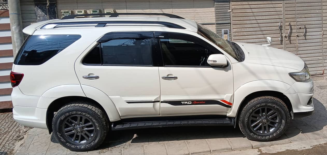 Toyota Fortuner V 2013 / 4X4 / Mileage 88676 KMs 6