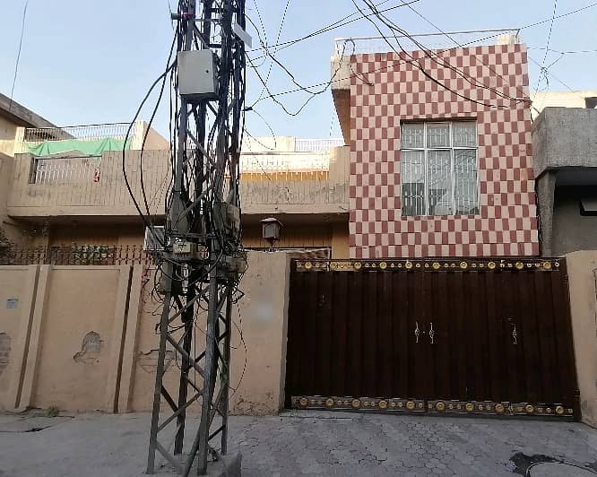 In Allama Iqbal Town - Zeenat Block 10 Marla House For Sale 1