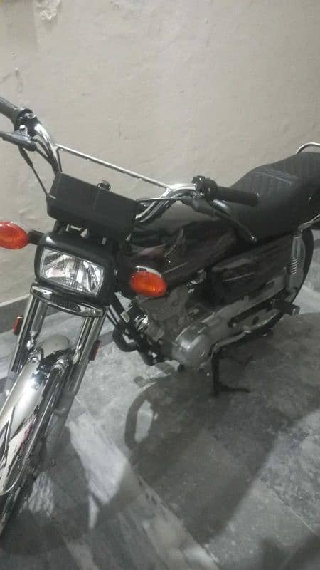 New Rare use Honda CG 125 almost 3month open invoice 8