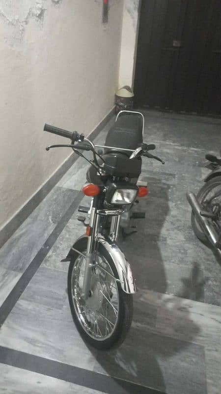 New Rare use Honda CG 125 almost 3month open invoice 9