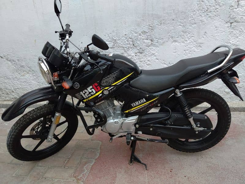 Yamaha ybr 125G 3