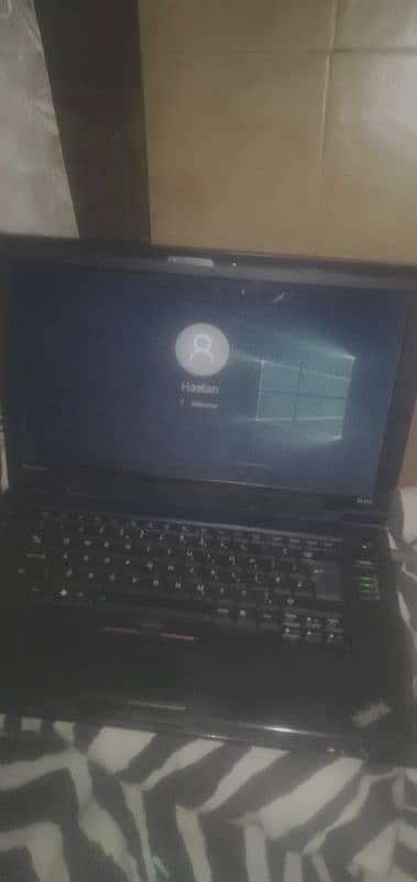 Lenovo laptop core2due 6ram/ 250gb storage 3