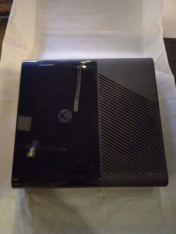 XBOX 360 ULTRA SLIM 1