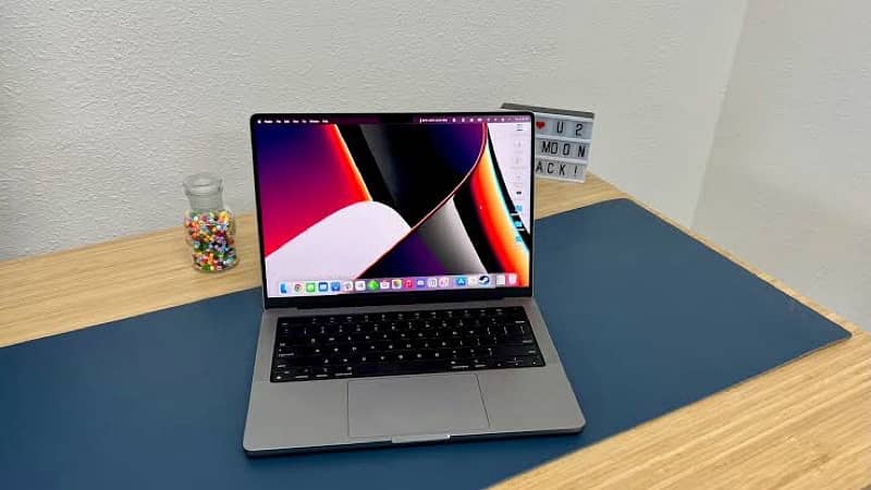 Apple MacBook Pro M1 16 GB 1