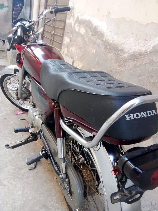 Honda CD 70 red colour 17b 1