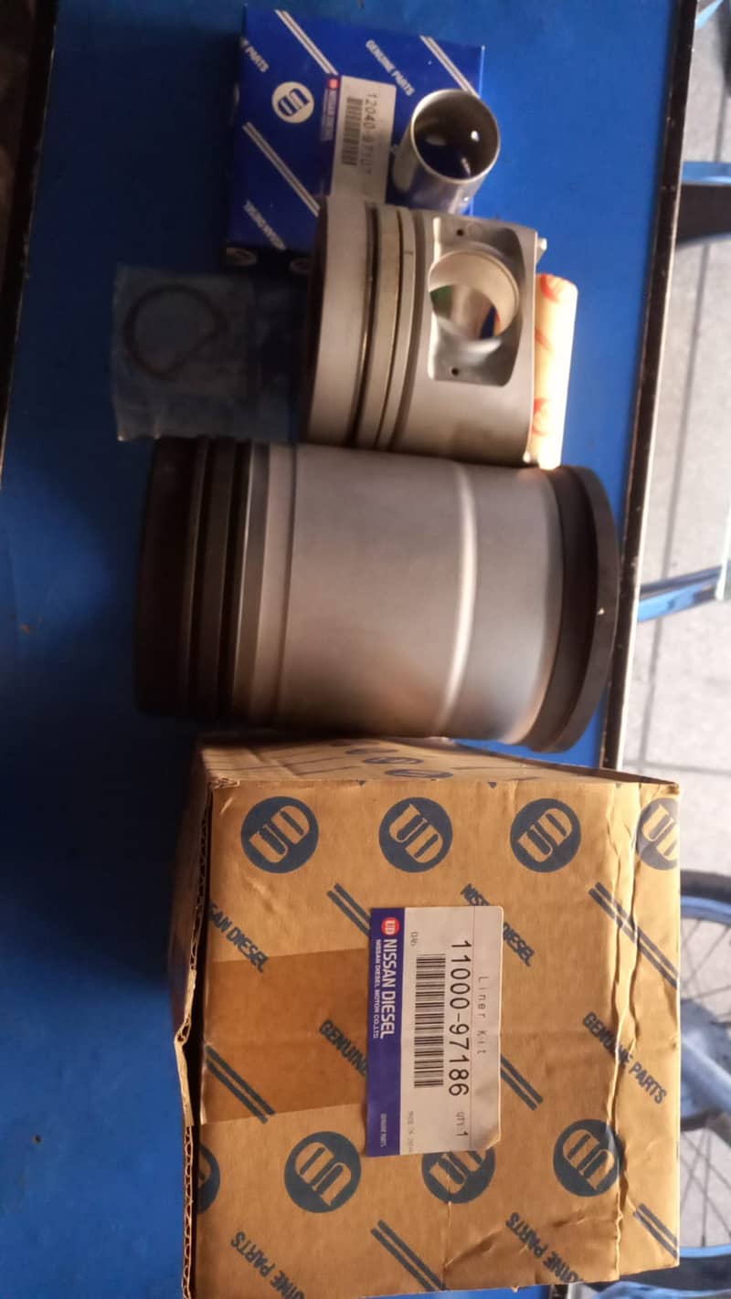 Cyl Liner kit NISSAN/Genuine Filter VOLVO/ITR 1