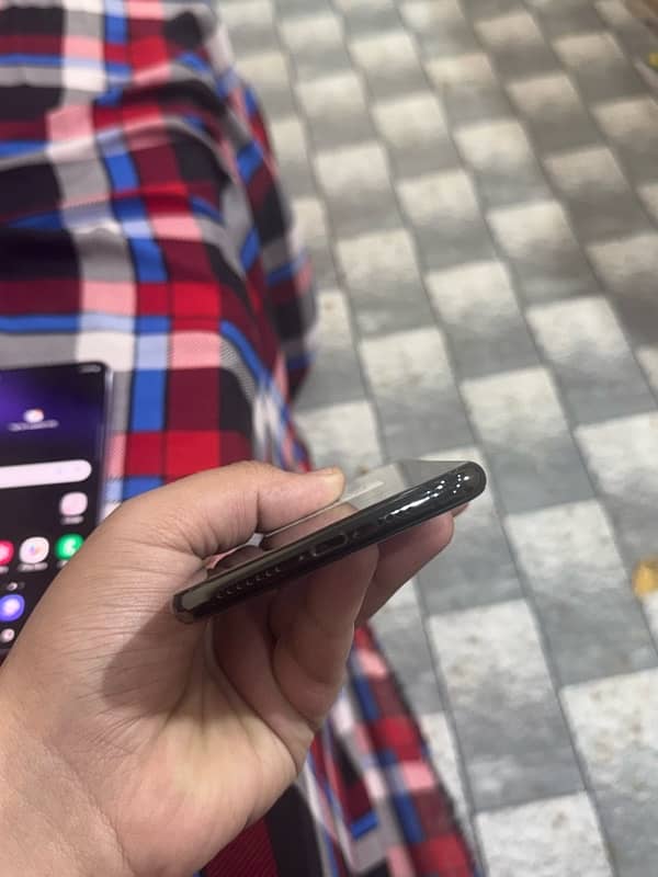 iphone Xs max PTA 5