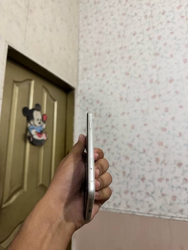 iPhone Xr 128Gb NonPta 2