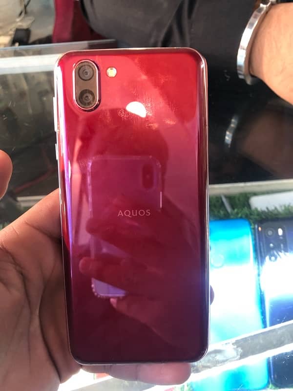 Aquos  4/64GB 2