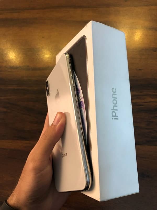 IPHONE XSMAX WITH BOX 2