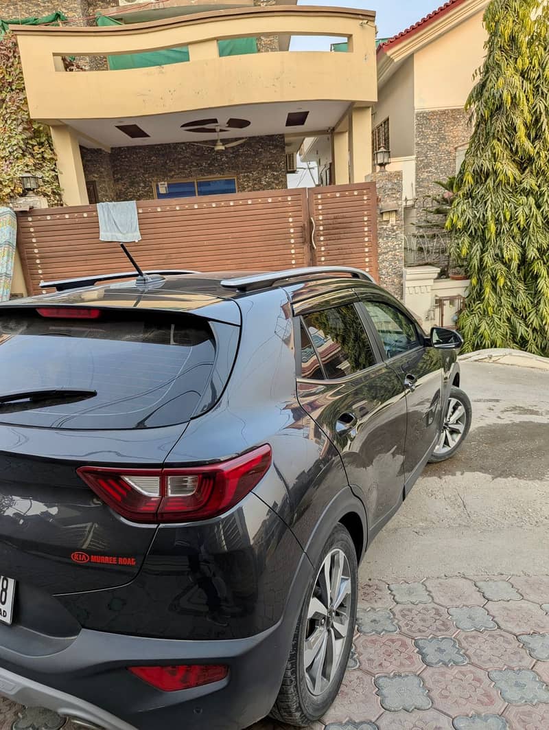 For Sale: KIA Stonic EX+ 2022 (Islamabad Registered, Panthera Metal) 10