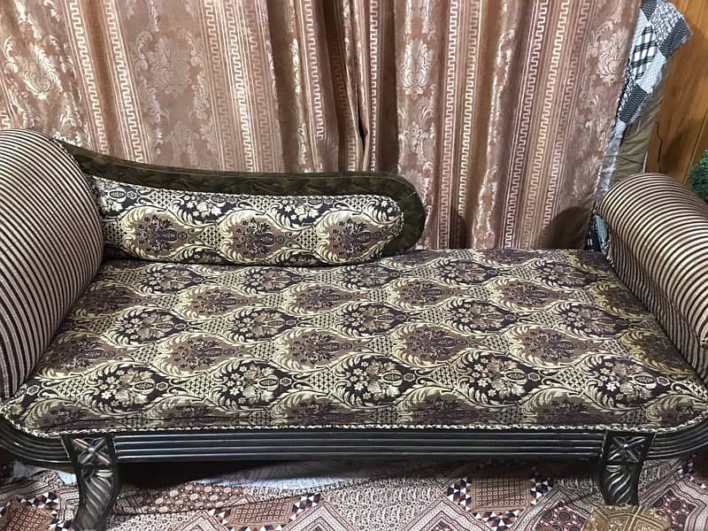 Dewan sofa 0