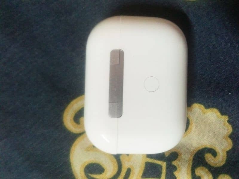 Airpods pro new condition 3