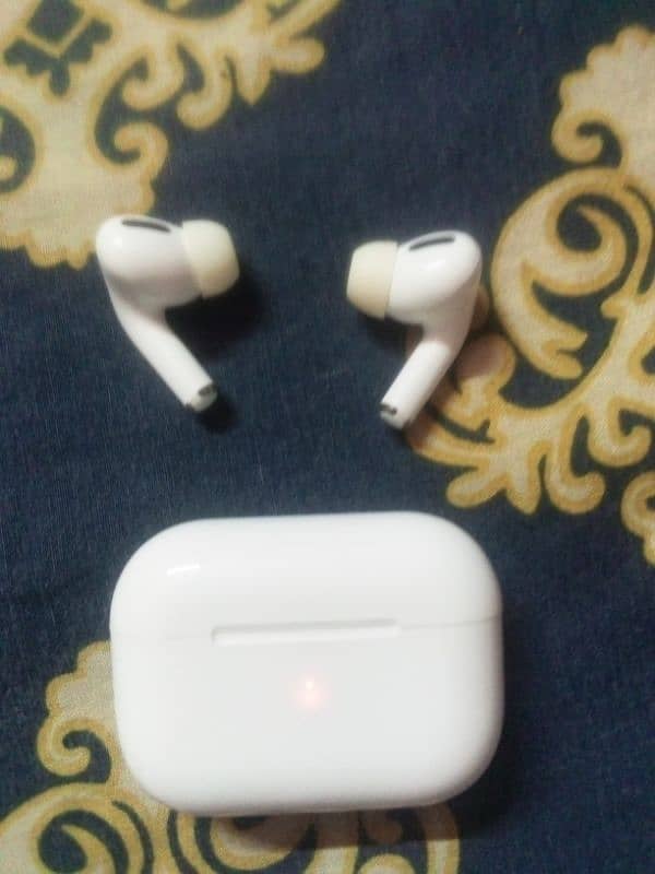 Airpods pro new condition 7