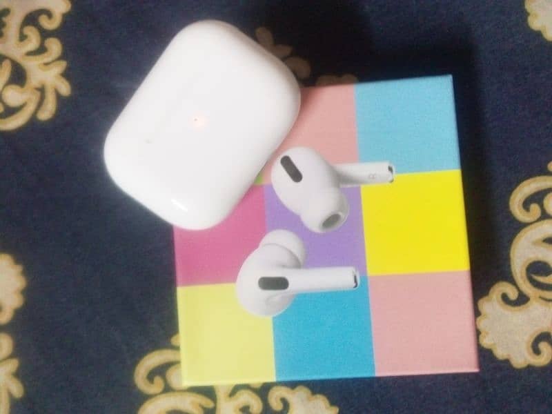 Airpods pro new condition 10