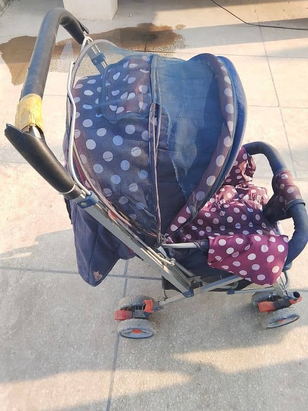 kids pram /stroller 8 wheeler for sale in reasonable price 4