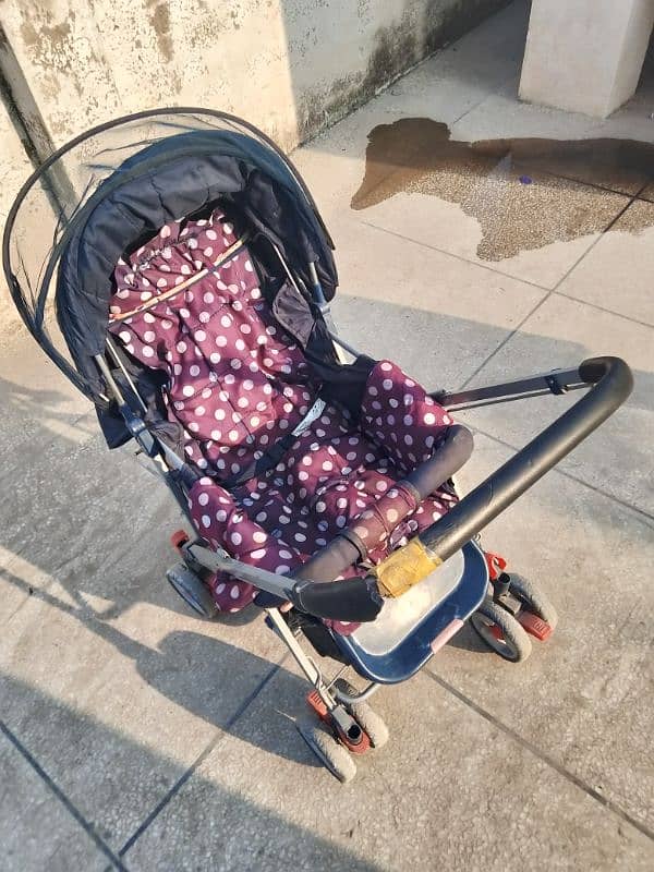 kids pram /stroller 8 wheeler for sale in reasonable price 5