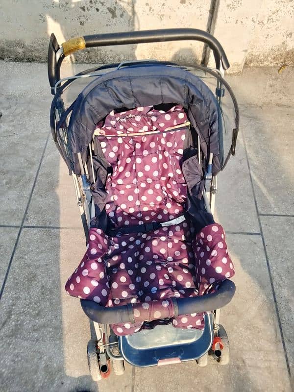 kids pram /stroller 8 wheeler for sale in reasonable price 6