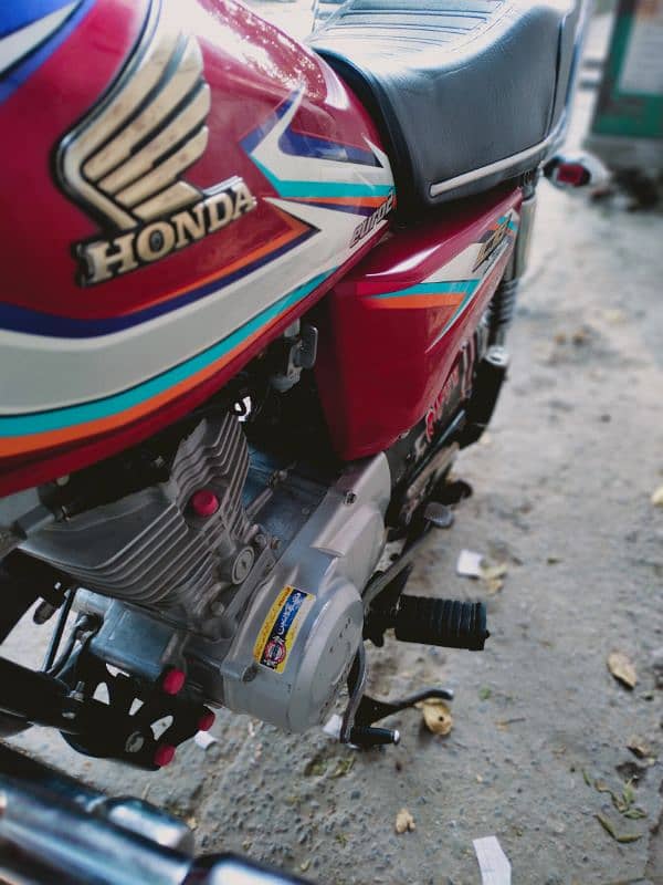 Honda CG 125 (2016) - Islamabad Number 7