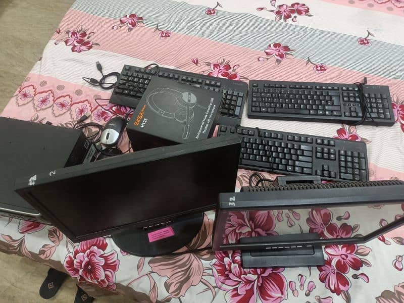 Complete pack of system cpu, lcd and noice cancelation headset 7