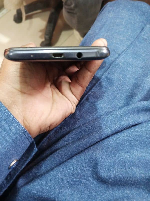 Infinix hot 9 play 4/64 4